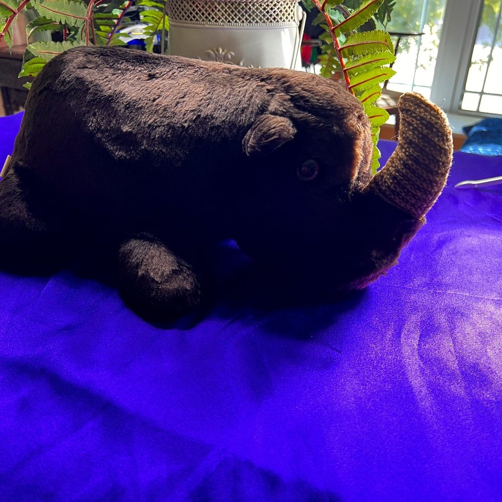 πLucy's Toys Very Soft Rhino with striped Horn 15 inch